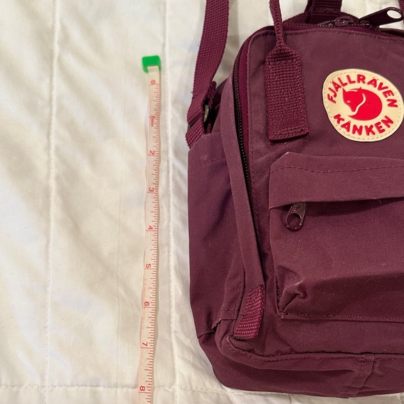 Fjallraven Kånken Mini Backpack in Plum Purple (Dark Purple/Violet) - Picture 3 of 7